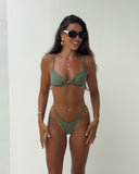 Bossa Nova - V-cut Thong